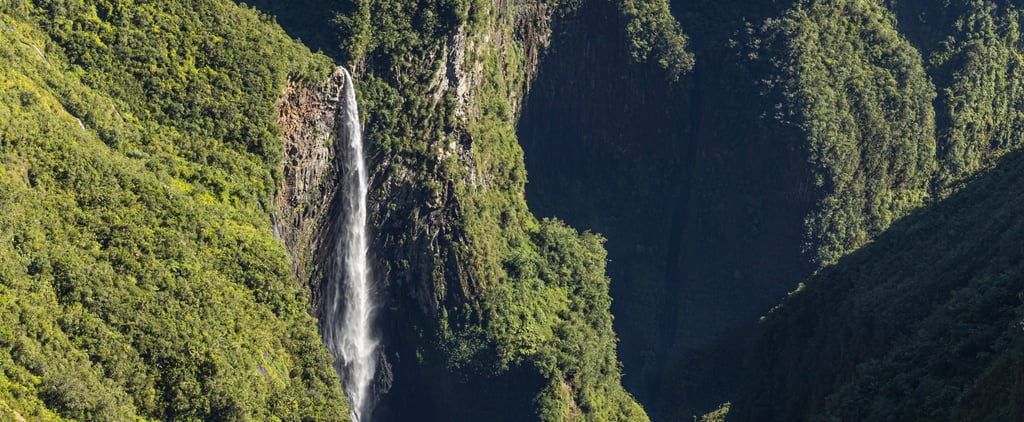 Cachoeira em Salazie, Ilha Reunião, vista da natureza exuberante.