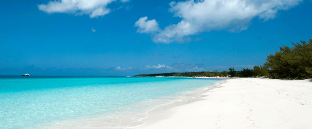 linda praia em Half moon cay em viagens de navio