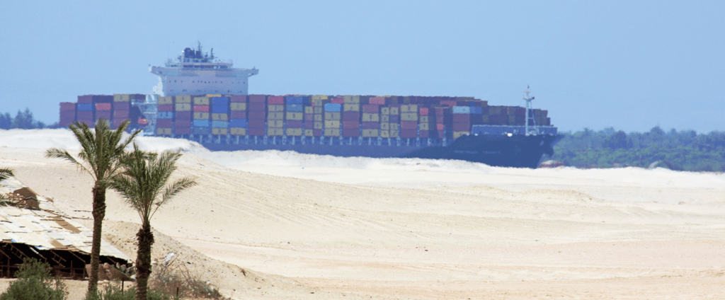 navio mercante canal de suez