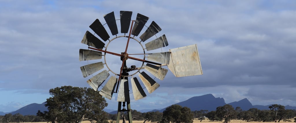 One of the first windmills in the Dunkeld area, featured in front Mount Sturgeon (Wurgarri) & Mount Abrupt (Mud-Dadjug)