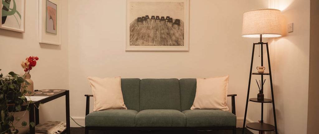 The welcoming waiting room at Consider It Therapy, a CBT practice in Central Glasgow