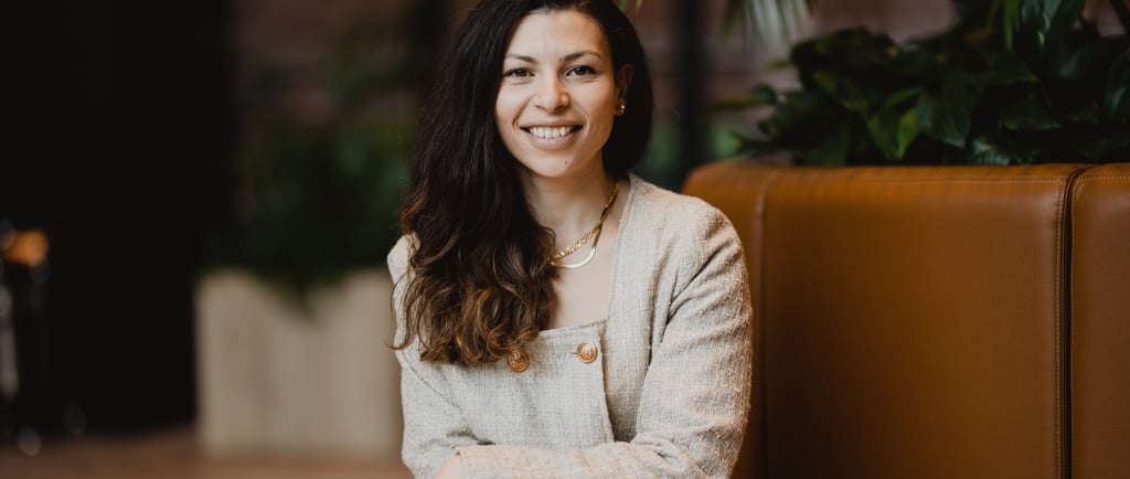 end imposter syndrome, speak with confidence, executive leadership coaching woman