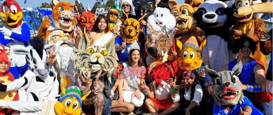 mascotas de los colegios en el sabado estudiantil