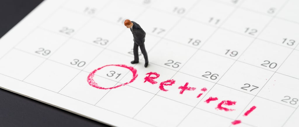 person looking at a calendar date that says when to retire with target date funds
