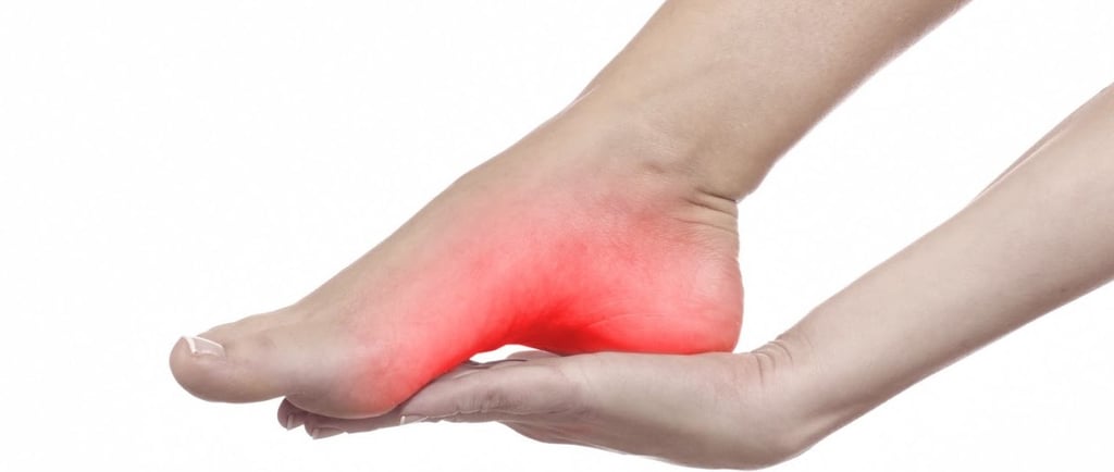 fascite plantar, dor nos pés, sola do pé, dor, sensibilidade
