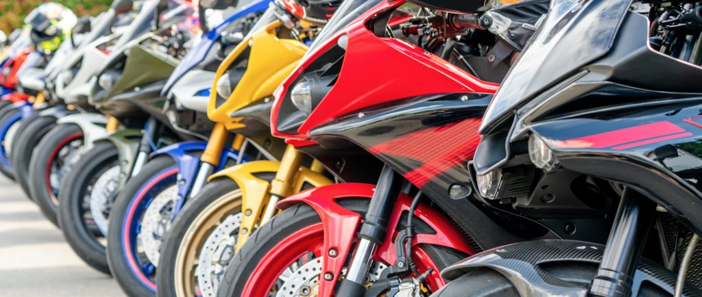 Grabado de patentes en motocicletas