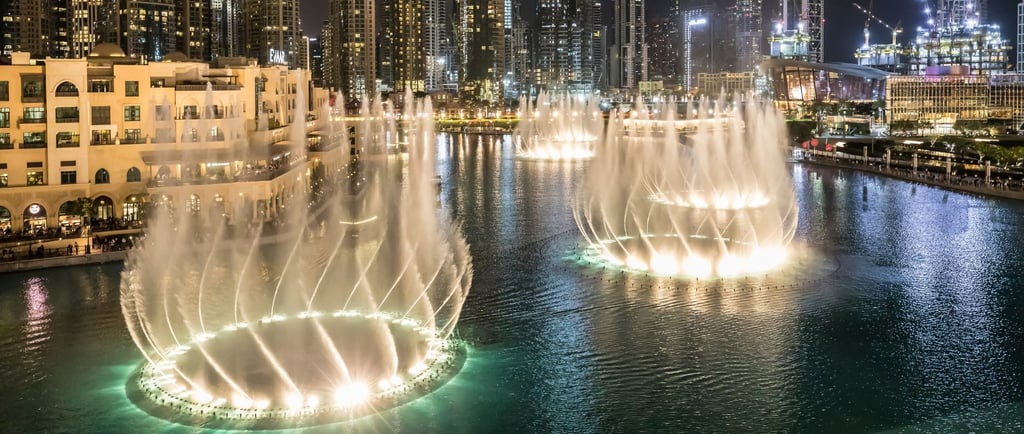 foto do show das fontes no burj khalifa dubai