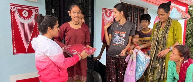Cloths distribution drive