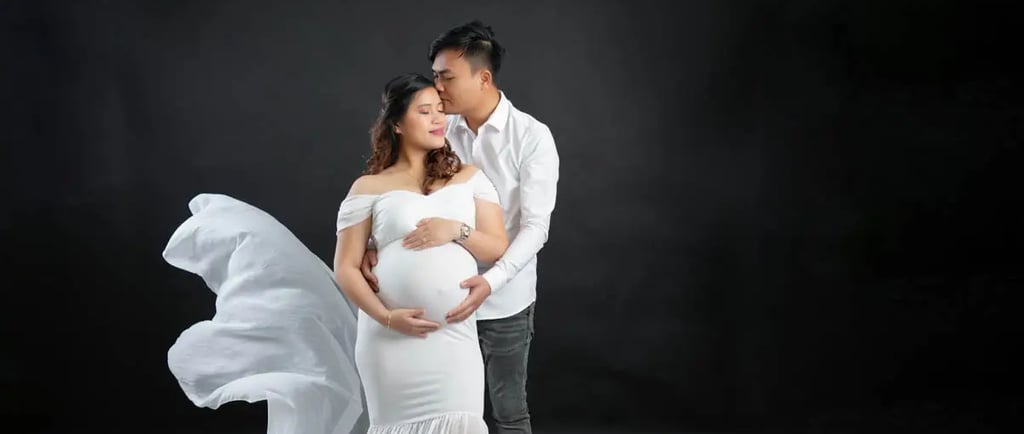 Maternity Photography in studio mirrorless photo studio