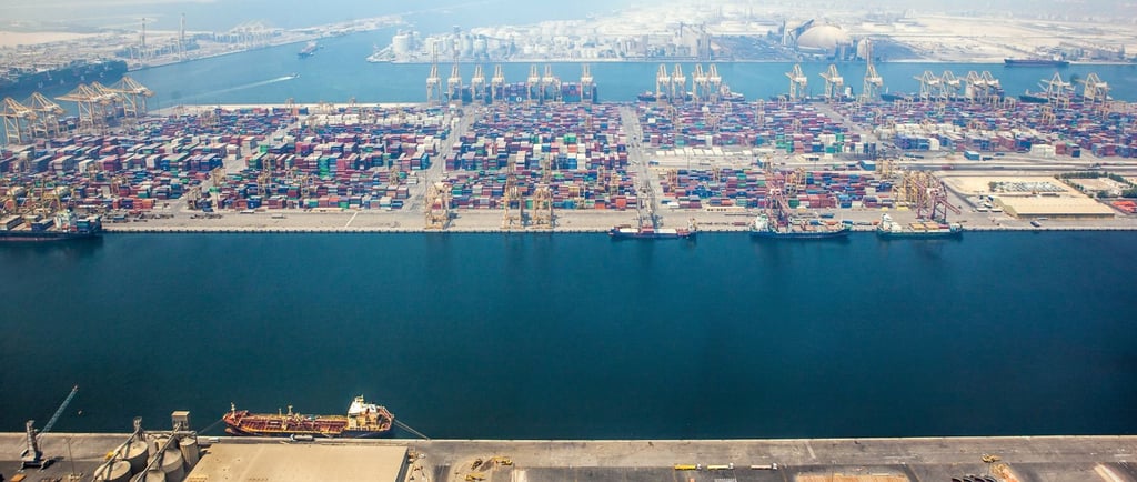 foto da vista do porto de dubai