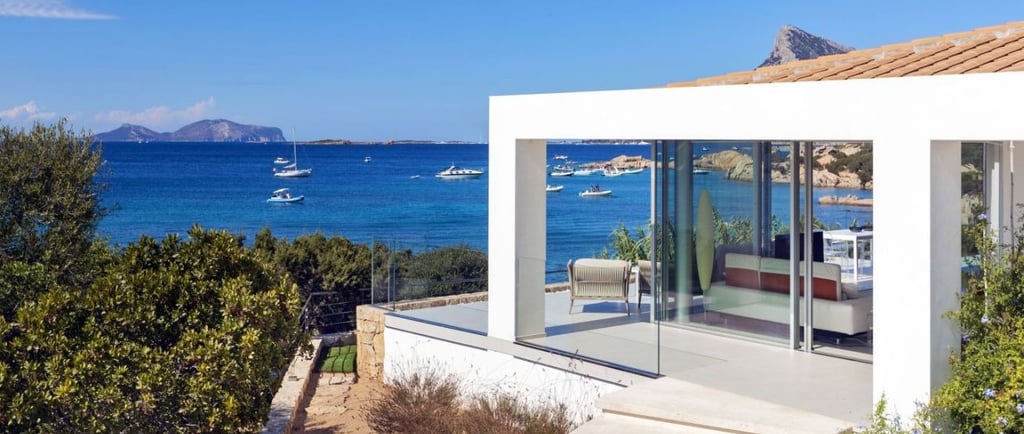 luxury villa in Italy on a holiday planned by Francesco Margaretini Luxury Travels Wedding Honeymoon