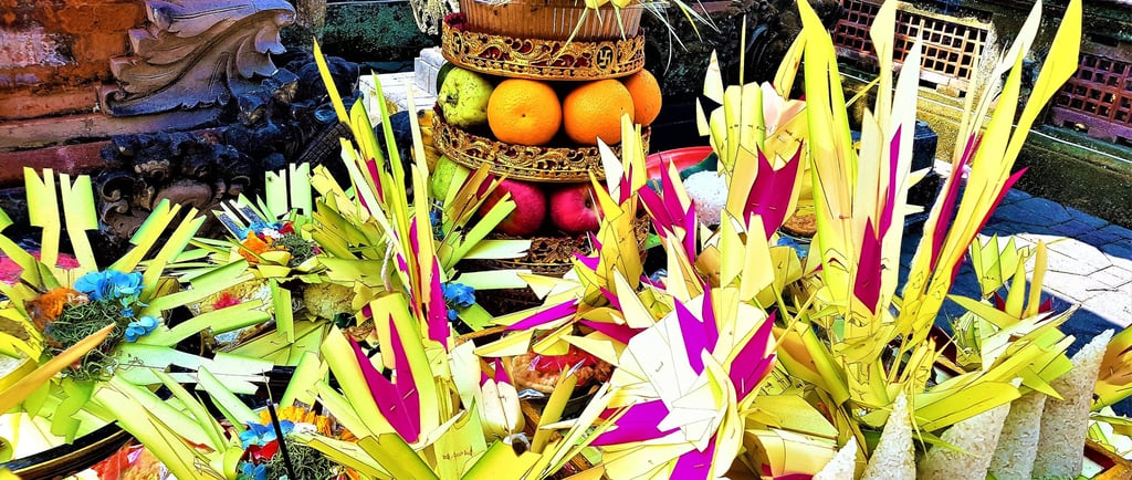 canang sari - ofiary dla bogów i demonów