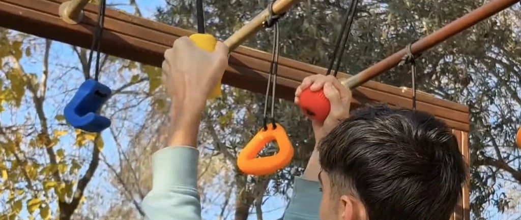 Hombre entrenando OCR para mejorar el grip