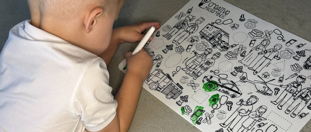 Toddler using a Scribbly Kids reusable drawing mat at home for creativity and screen-free play
