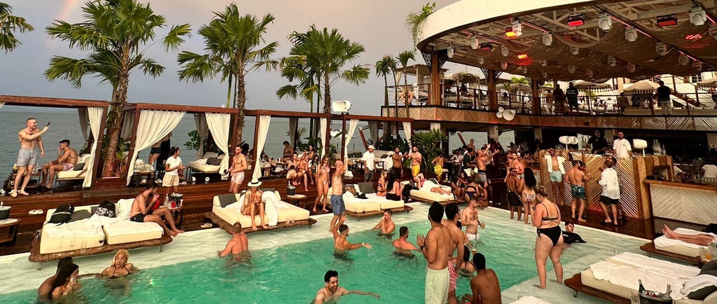Boat party in Thailand pictured by Francesco Margaretini Luxury Travels