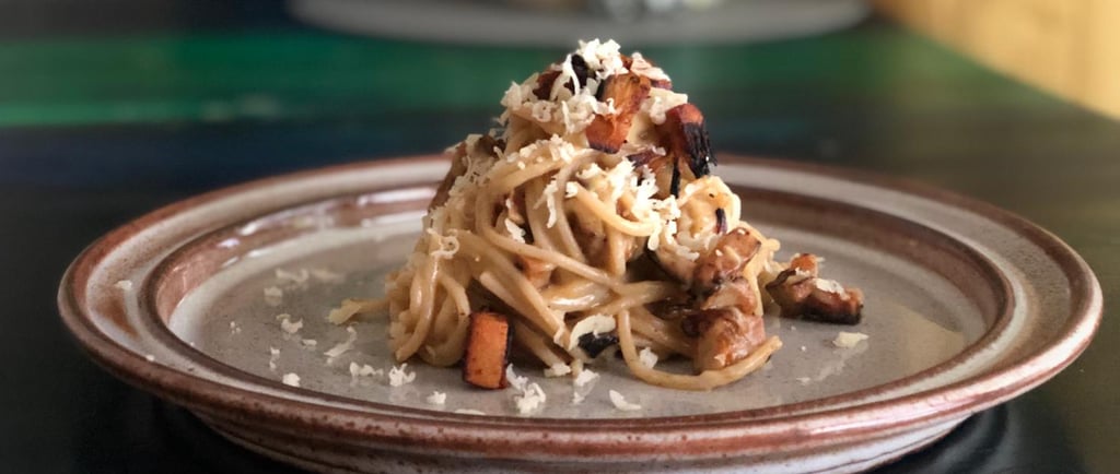 carbonara vegana con jackfruit