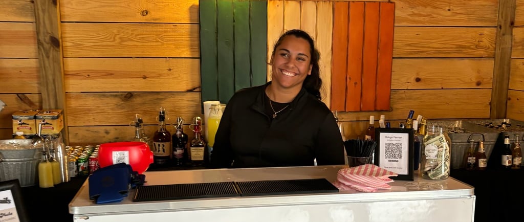 mobile bartender serving drinks at a corporate event in Wisconsin