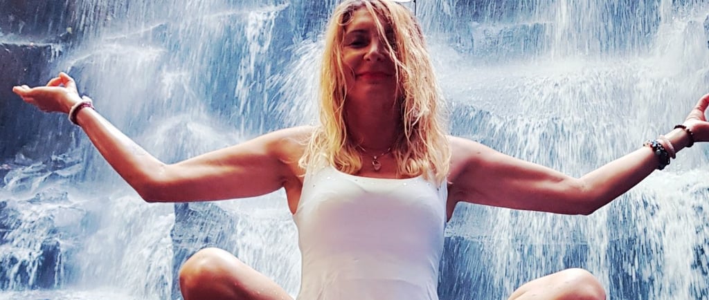 medytacja pod wodospadem Kanto Lampo