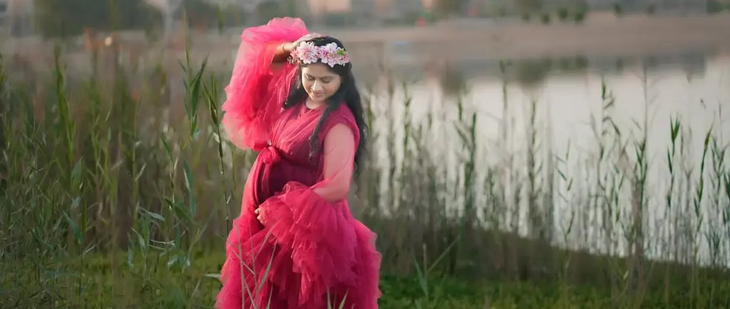 Maternity Photography  in lakeside location