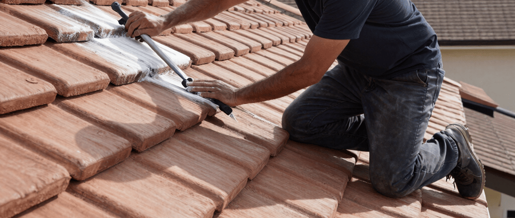 Boat with "cote d'argent arcachon" sign