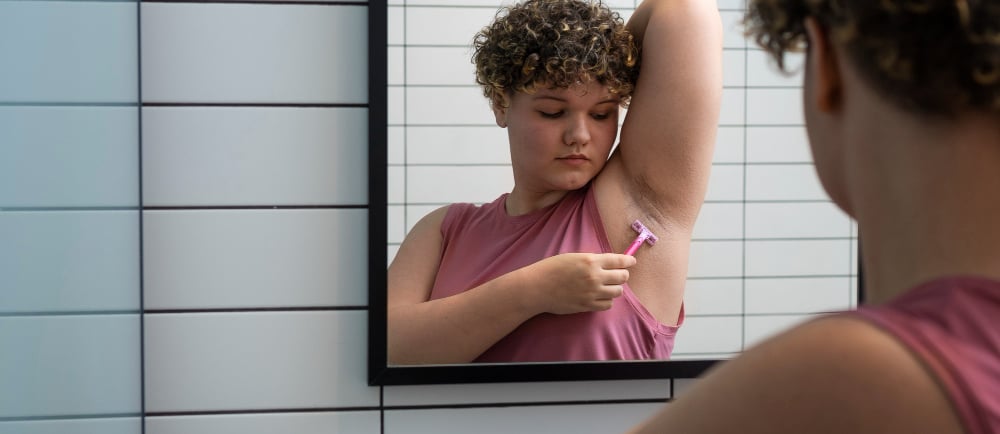 teen-mirror-shave-psychology