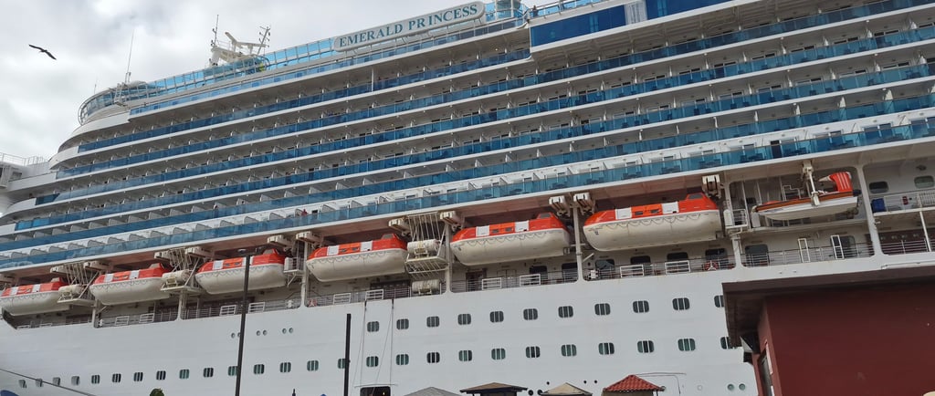 Princess Emerald cruise ship in Hawaiian port