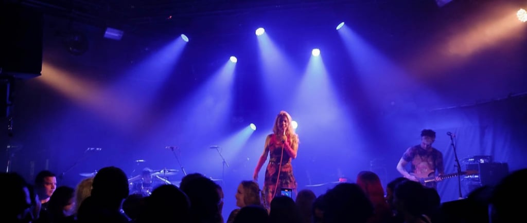 Scene Queen show in Paris