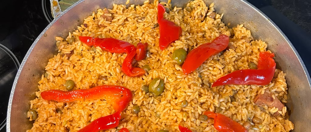 A caldero of arroz con gandules