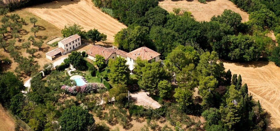 villa with pool in Italy by Francesco Margaretini