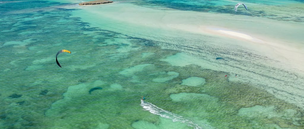 Kitesurf à la Baie de Sakalava à Madagascar, spot de référence avec vent régulier face à Ocean Lodge