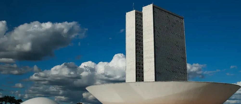 Cidade de Brasília com Congresso ao fundo