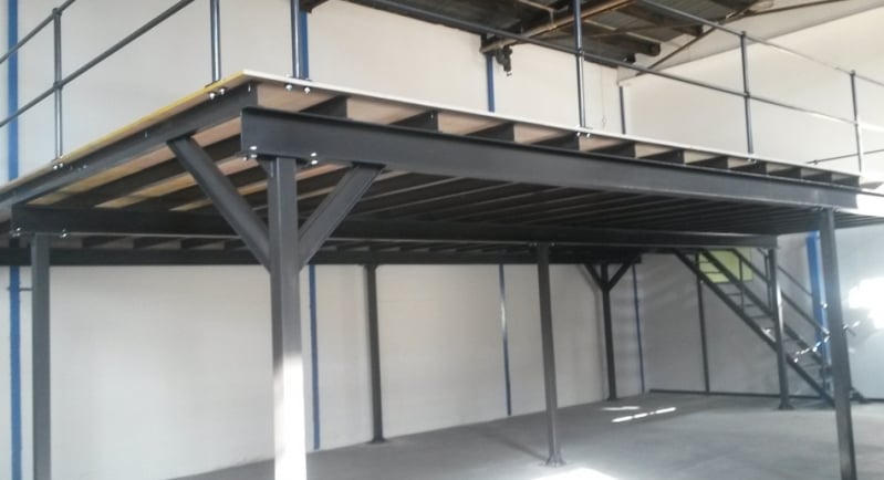 mezanino com estrutura metalicas