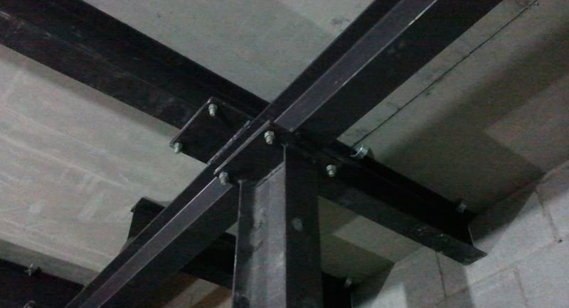 A estrutura de um edifício é vital para garantir sua estabilidade e segurança ao longo do tempo.