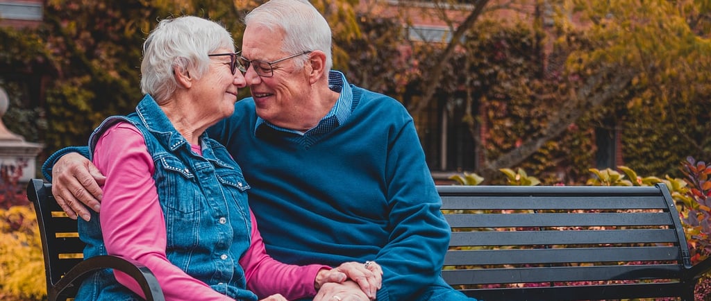 Starsze małżeństwo na ławce, artykuł PDU Polskie Doradztwo