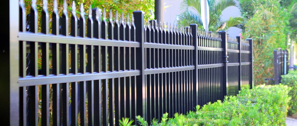 besi hollow pagar rumah