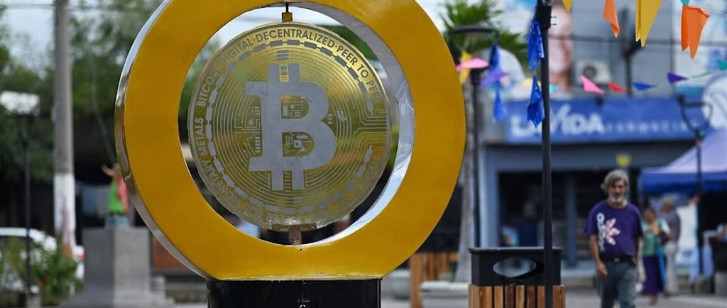 Bitcoin’s Rollercoaster Week: Hawkish Fed Signals and Trump’s Crypto Plans Shake the Market