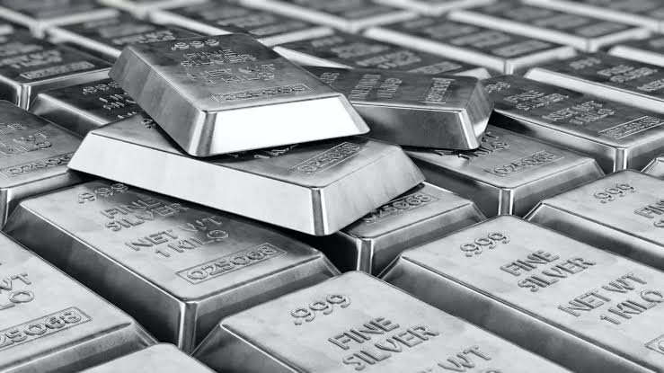 Silver Prices Decline Amid Strong U.S. Employment Data and Limited Chinese Stimulus Prospects