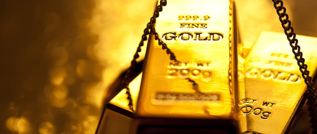 Gold Glows Brighter: How Dollar Weakness and Geopolitical Tensions Sparked a Market Surge