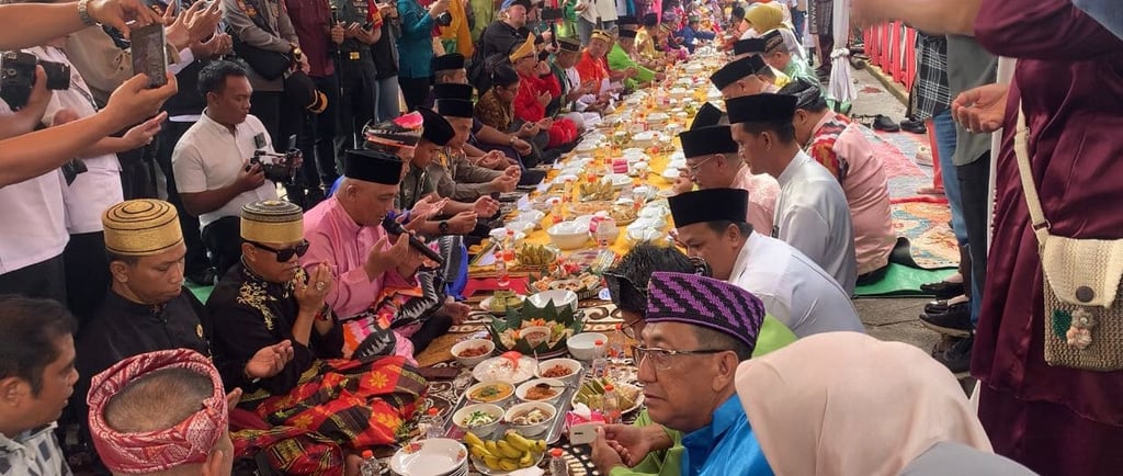 Ribuan Warga Meriahkan Tradisi Robo-Robo di Kota Pontianak, Pawai Budaya Sepanjang 1,3 Kilometer
