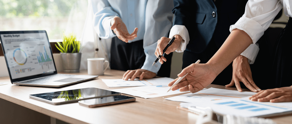executives autour d'une table
