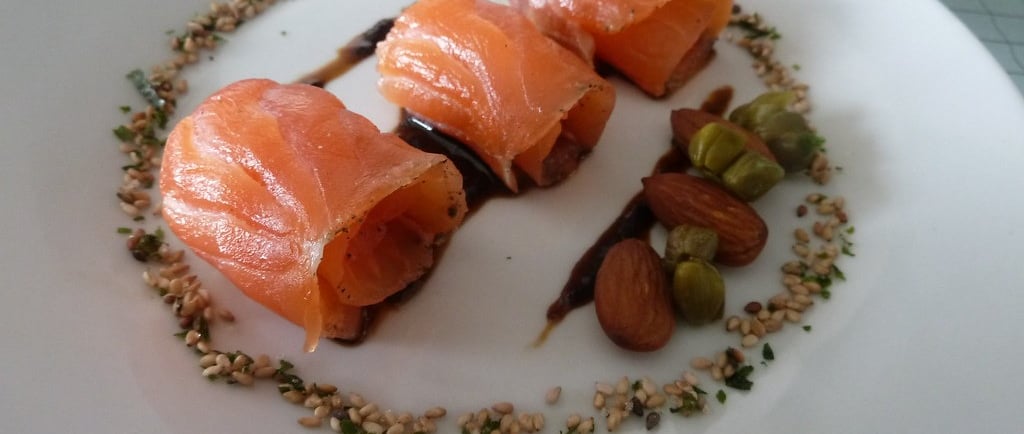 plato de salmón en soja y miel