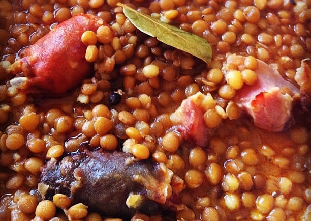 lentejas con chorizo y morcilla