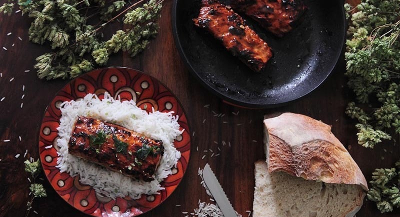 salmón con salsa teriyaki
