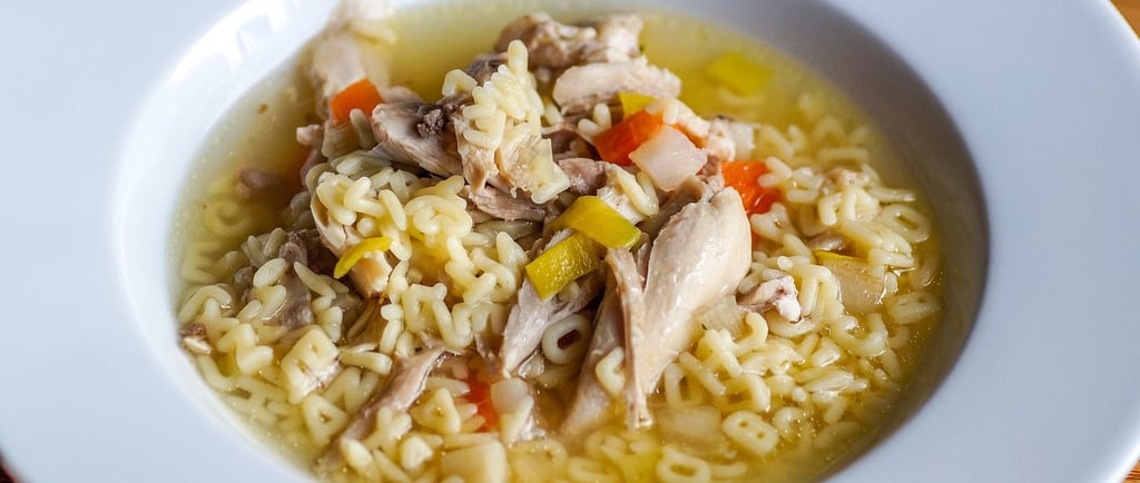 sopa de pollo casera