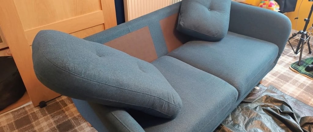 Service nettoyage canape gris en tissu à domicile Toulouse