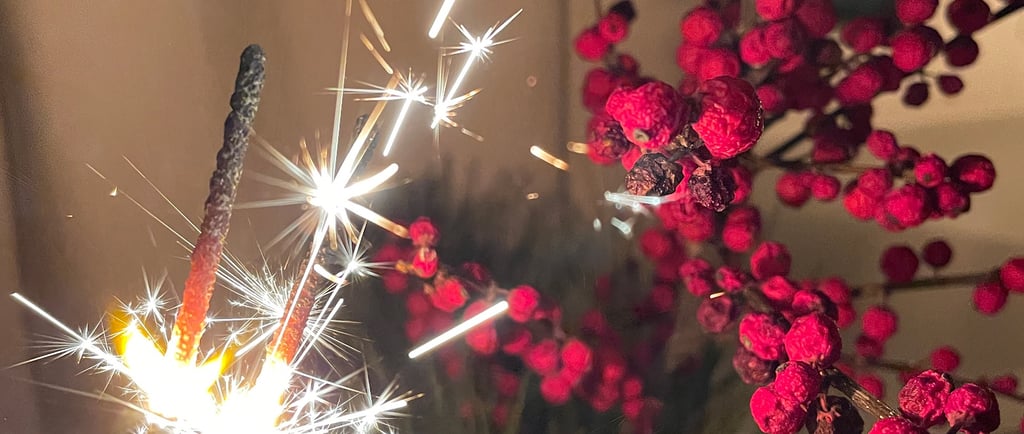 a sparkler with sparklers on it