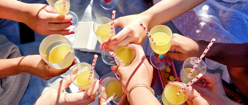 Bebidas en fiesta de cumpleaños en verano
