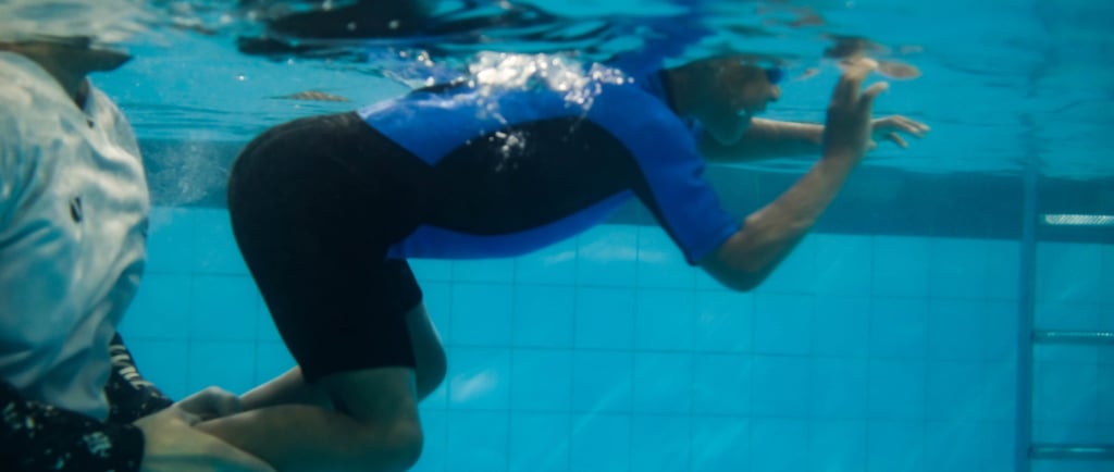 How to swim - 10 steps. Modern guide to swimming