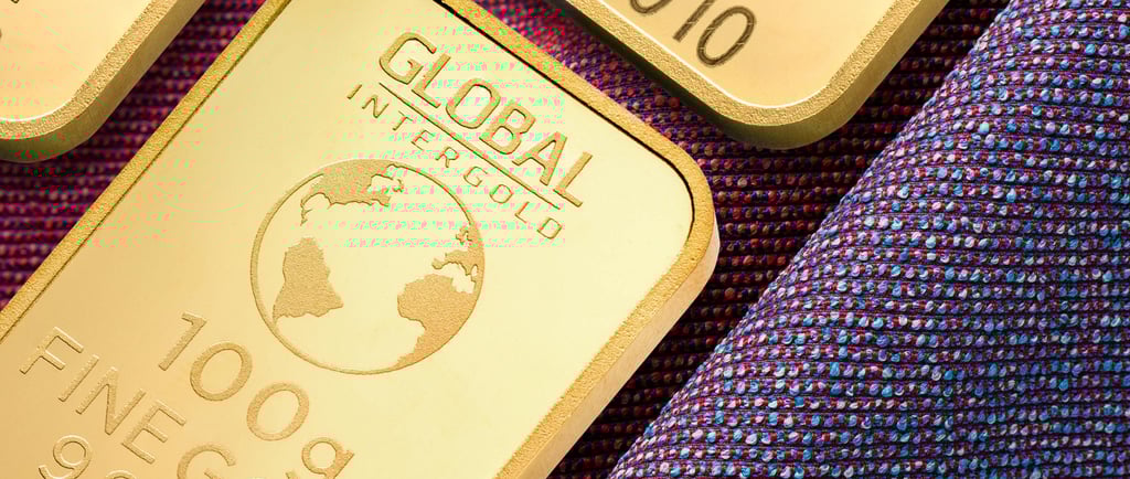 shiny gold symbolizing gold ira rollover from 401 (k) and roth IRA