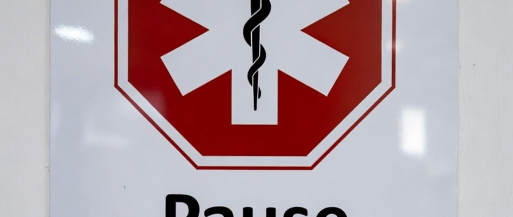 🛑 Pause – no symptoms = no emergency 💊 Optimal medical therapy